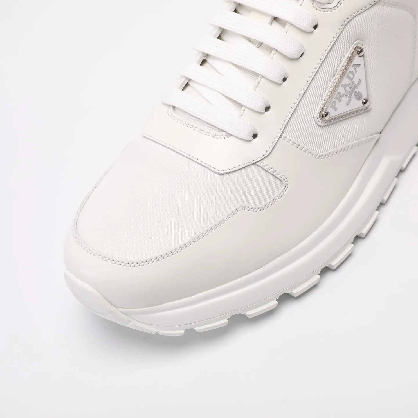 Batch 580 [PRADA] Men's shoes are popular in the counter, official website synchronization, high-quality shipments. Fabric: original cowhide with snakeskin. Lining: cowhide feet + cowhide lining. Outsole: original TPU + foam. Size: 38-46